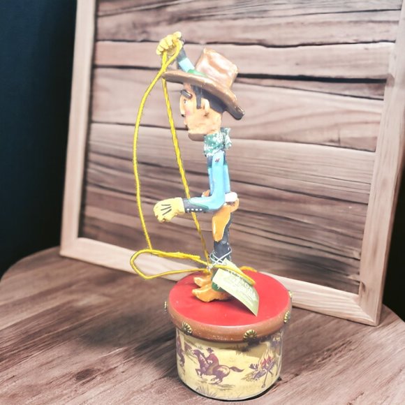 Cowboy with Lariat Treasure Box Figurine by Seasons of Cannon Falls - NIB - Picture 5 of 9